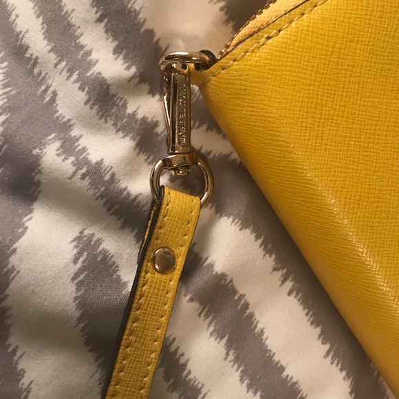 Michael Kors Wristlet/Wallet - Picture 5 of 8